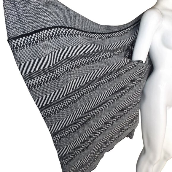 BEBE Cardigan Sweater, S, Geometric/Stripe, Open front, Asymmetric, Shawl collar - Picture 5 of 12